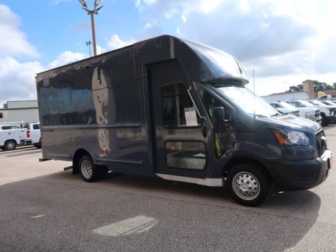 Used 2021 Ford Transit 350 DRW RWD image 3