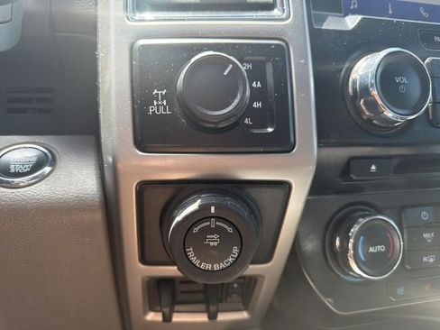 Used 2019 Ford F150 Lariat w/ Equipment Group 502A Luxury AWD/4WD image 31