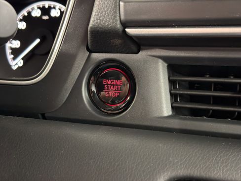 Certified 2025 Honda Pilot EX-L image 25