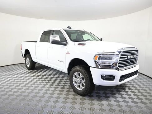 Used 2024 RAM 2500 Laramie AWD/4WD image 10