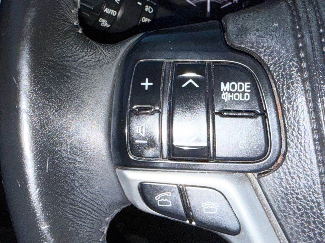 Used 2014 Toyota Highlander XLE AWD/4WD image 42