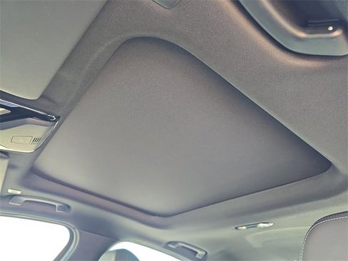 Used 2025 BMW 330i Sedan image 17