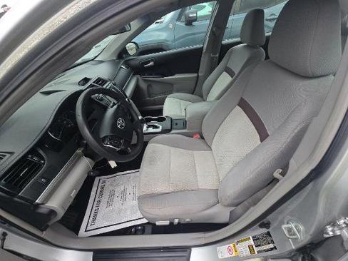 Used 2013 Toyota Camry LE image 4