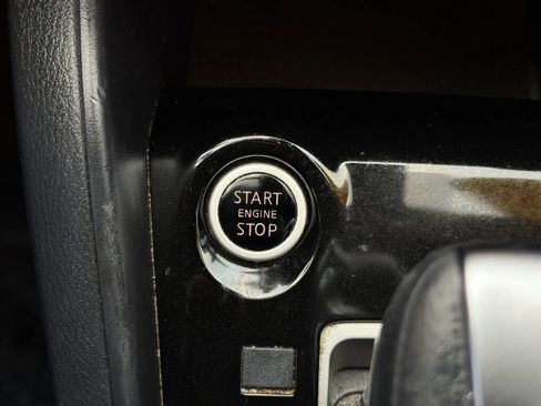 Used 2020 Nissan Versa SR FWD image 23