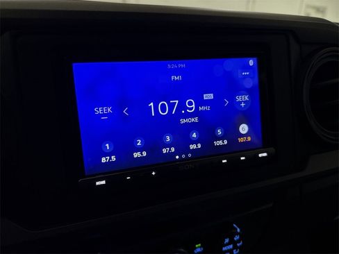 Used 2019 Toyota Tacoma SR5 image 13