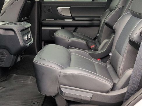 Used 2025 Ford Expedition Platinum w/ Driver's Package AWD/4WD image 22