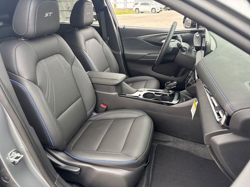 New 2026 Buick Envista Sport Touring image 10