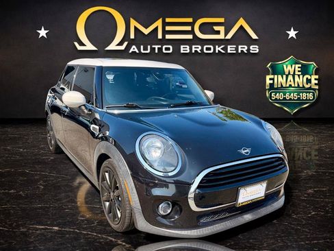 Used 2021 MINI Cooper 4-Door Hardtop FWD image 1