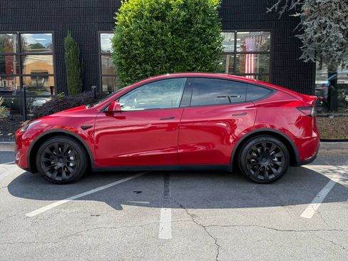 Used 2022 Tesla Model Y Long Range AWD/4WD image 9