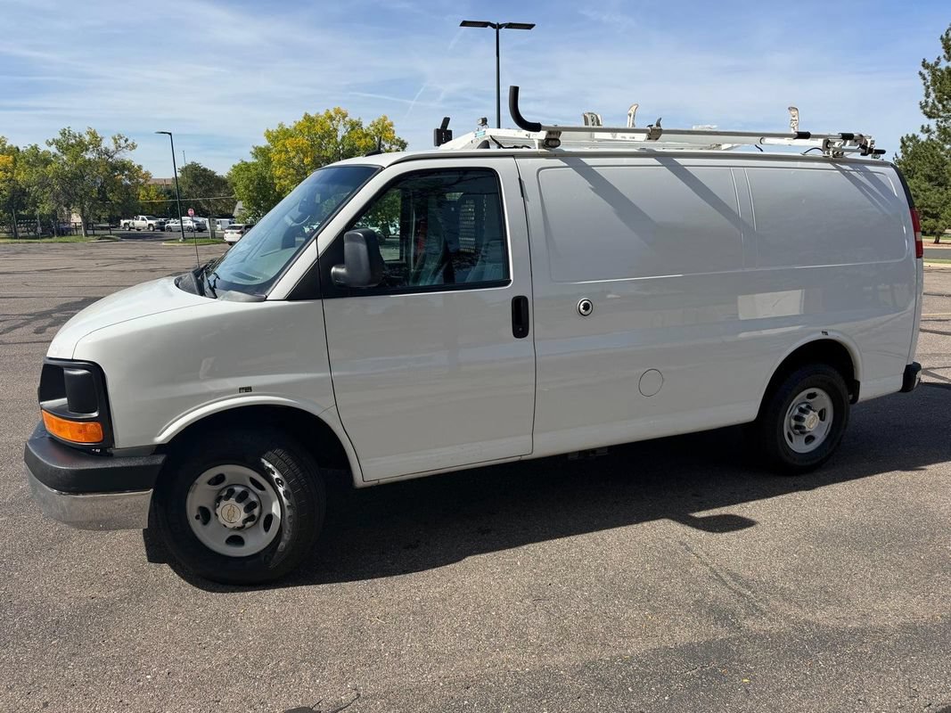 Used 2014 Chevrolet Express 2500 RWD image 3