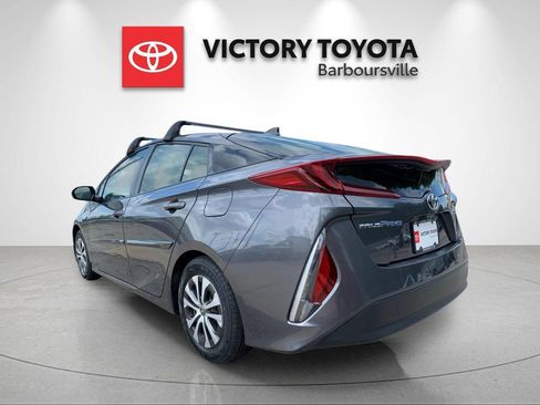 Used 2022 Toyota Prius Prime XLE FWD image 3
