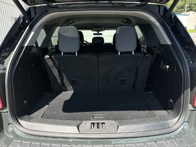 Used 2023 Ford Explorer XLT AWD/4WD image 27