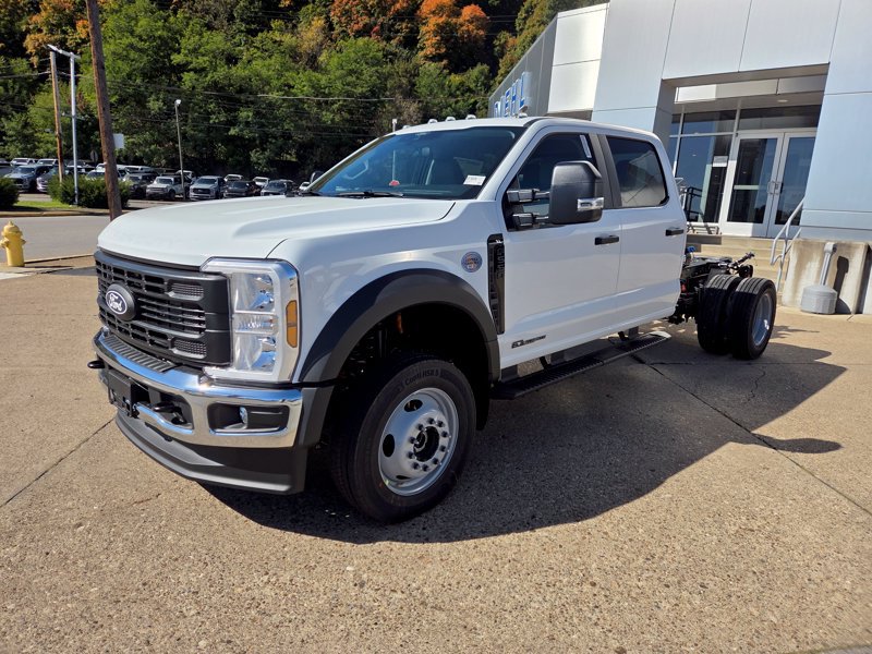 New 2027 Ford F550 4x4 Crew Cab Super Duty w/ XL Chrome Package image 3