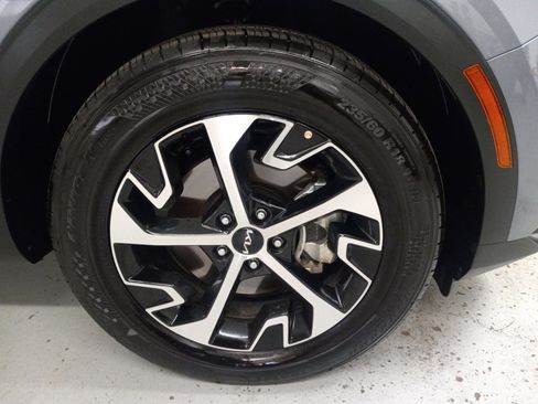 Certified 2025 Kia Sportage EX image 4