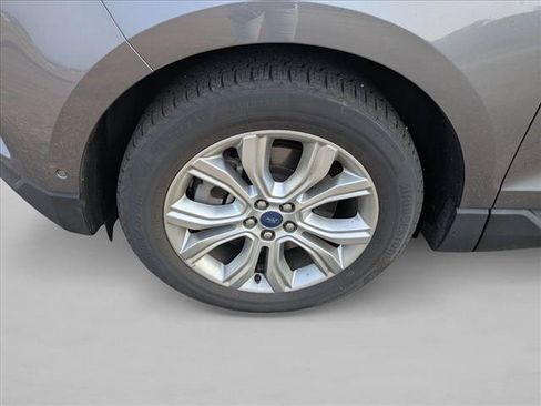 Used 2021 Ford Edge Titanium w/ Equipment Group 301A AWD/4WD image 10