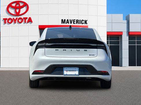 New 2026 Toyota Prius Plug-In Hybrid FWD image 4