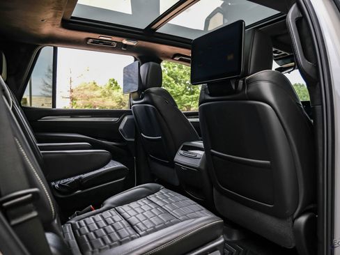 Used 2025 Cadillac Escalade Sport Platinum image 86