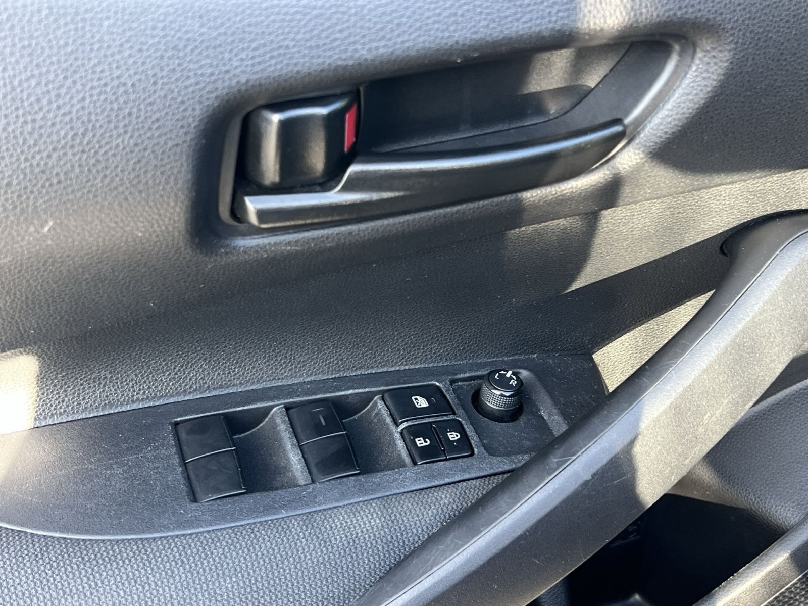 Used 2024 Toyota Corolla LE FWD image 16