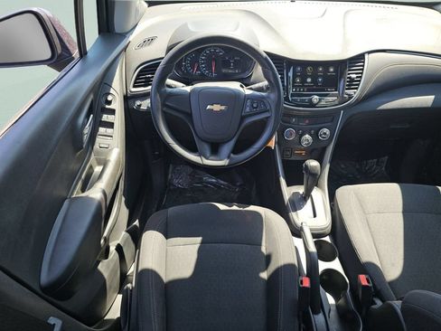 Used 2019 Chevrolet Trax LS AWD/4WD image 4