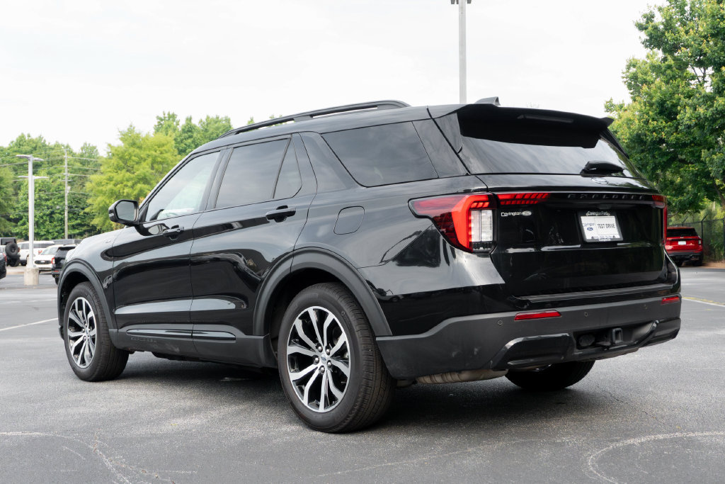 Used 2025 Ford Explorer ST-Line RWD image 7