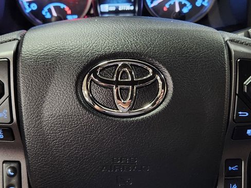 Used 2022 Toyota Tacoma TRD Off-Road AWD/4WD image 48