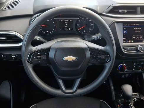 Used 2023 Chevrolet TrailBlazer LT FWD image 11