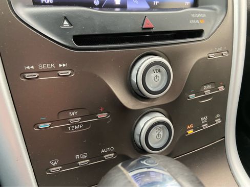 Used 2013 Ford Edge SEL image 27