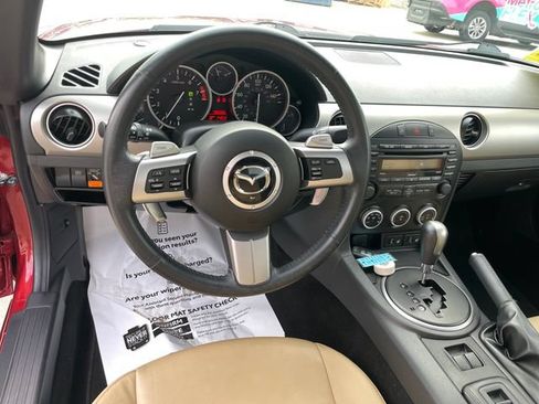 Used 2011 MAZDA MX-5 Miata Grand Touring w/ Premium Pkg RWD image 23