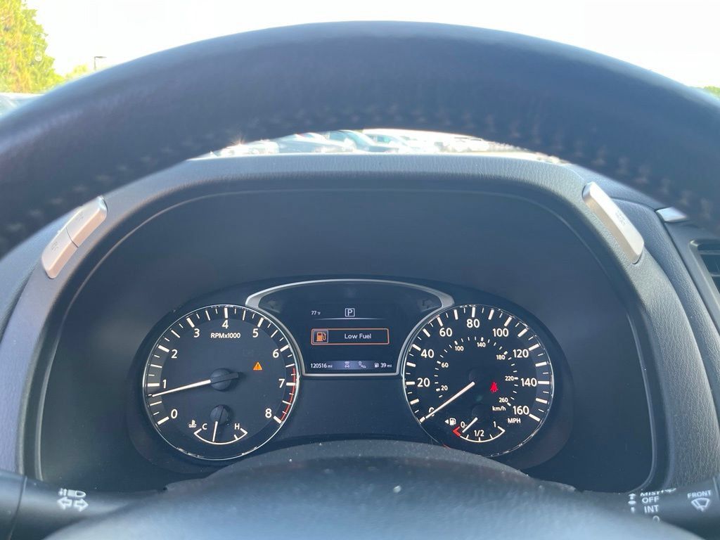 Used 2020 Nissan Pathfinder SL FWD image 25