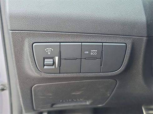 Used 2016 Hyundai Veloster w/ Option Group 02 image 23