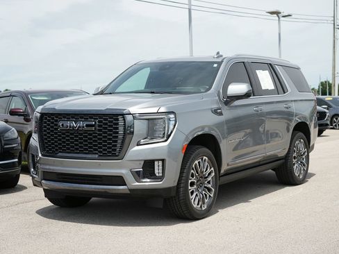 Used 2024 GMC Yukon Denali Ultimate AWD/4WD image 10