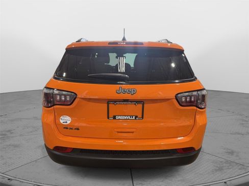 Used 2026 Jeep Compass Latitude AWD/4WD image 14