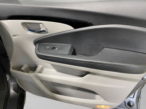 Used 2021 Honda Pilot Touring image 30