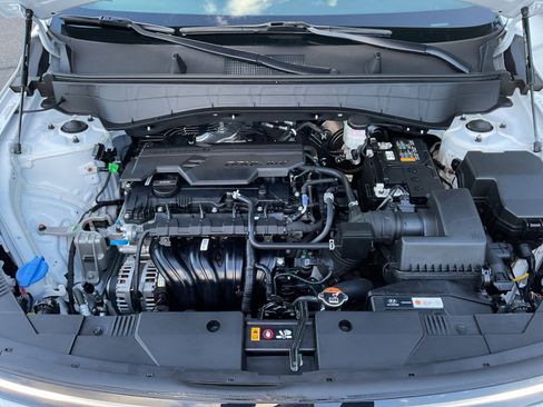 Used 2025 Hyundai Kona SE image 34