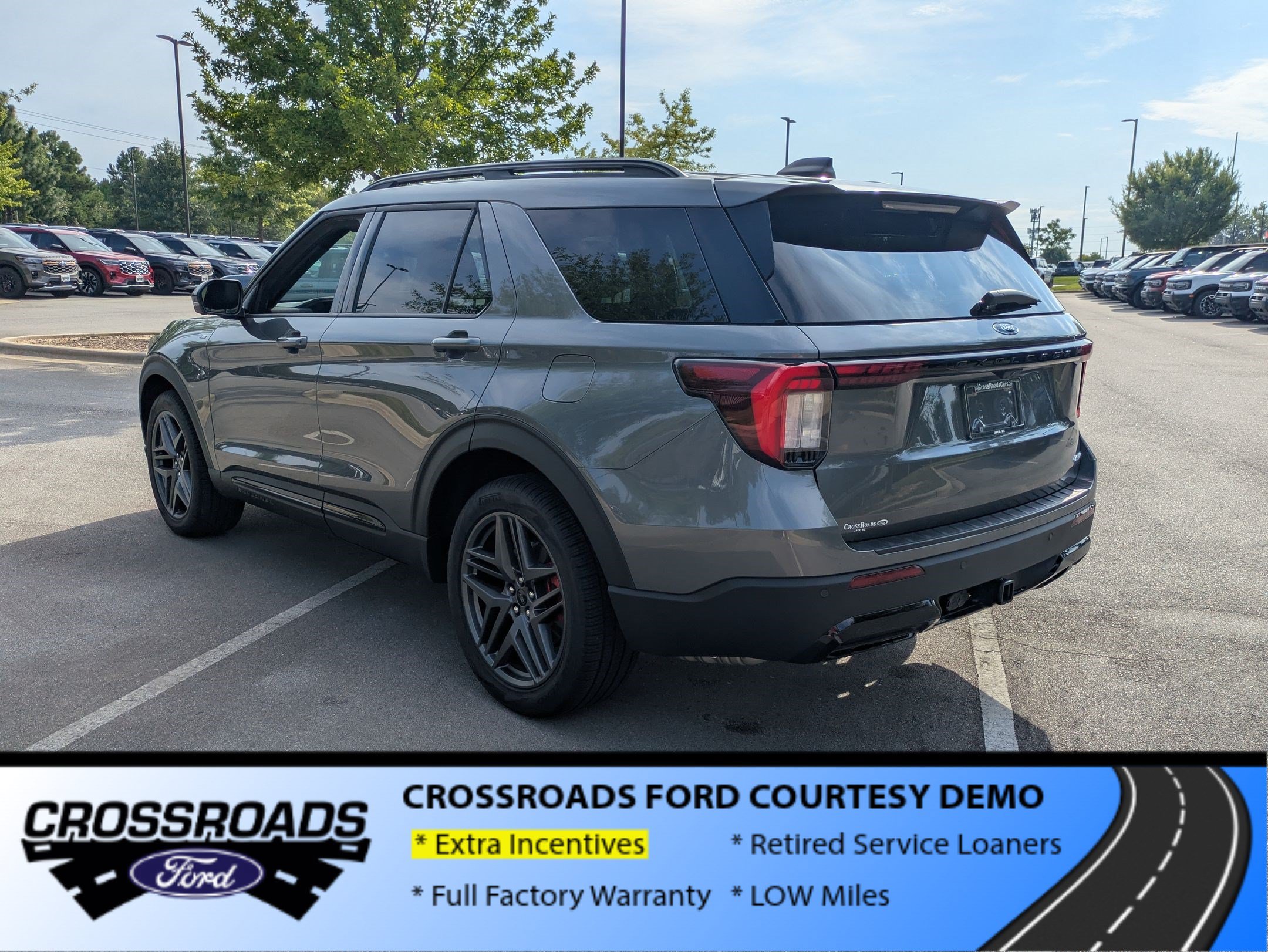 New 2026 Ford Explorer ST-Line w/ ST-Line Street Pack AWD/4WD image 6