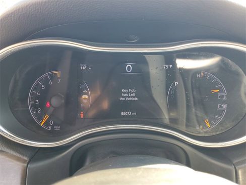 Used 2017 Jeep Grand Cherokee Laredo w/ Quick Order Package 2BE image 27