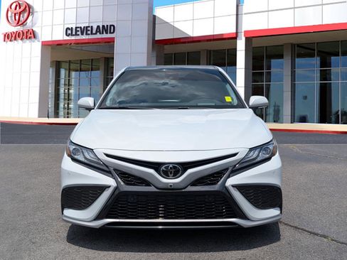 Used 2022 Toyota Camry XSE w/ Navigation Package FWD image 3
