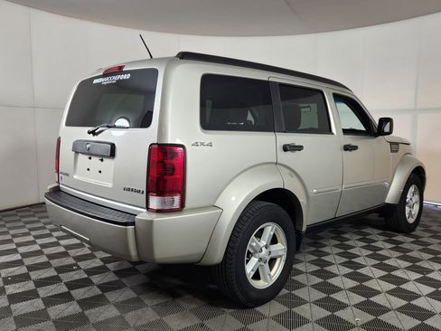 Used 2009 Dodge Nitro SE image 7