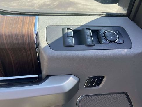 Used 2016 Ford F150 Lariat w/ Equipment Group 502A Luxury AWD/4WD image 21