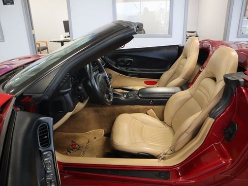 Used 2004 Chevrolet Corvette Base w/ Preferred Equipment Group image 5