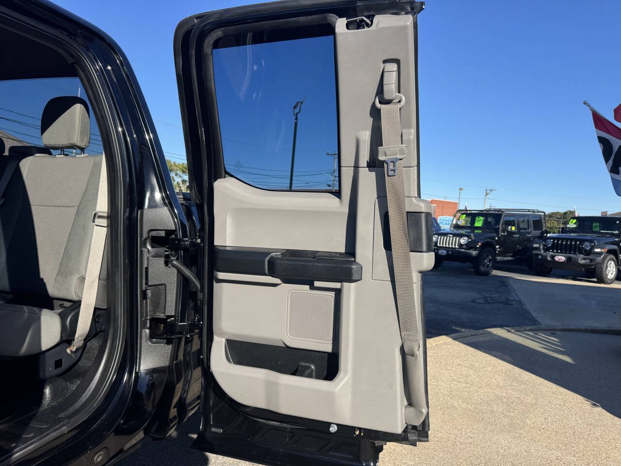 Used 2017 Ford F250 XL w/ Power Equipment Group AWD/4WD image 26