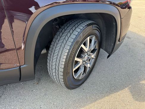 Used 2020 GMC Acadia SLE w/ Driver Convenience Package image 11