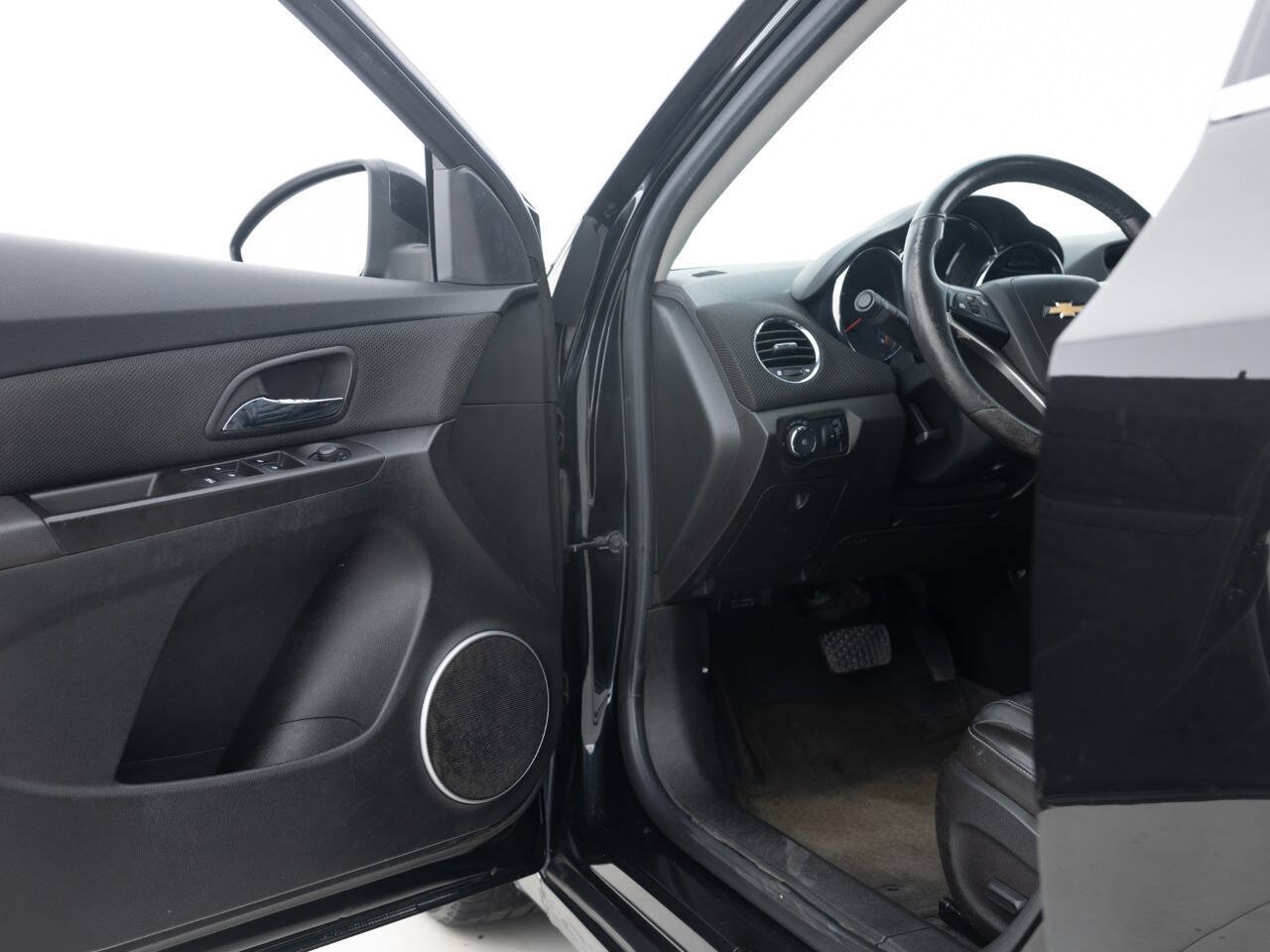 Used 2012 Chevrolet Cruze LTZ FWD image 24
