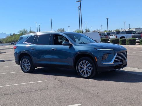 Certified 2025 Buick Enclave Preferred image 7