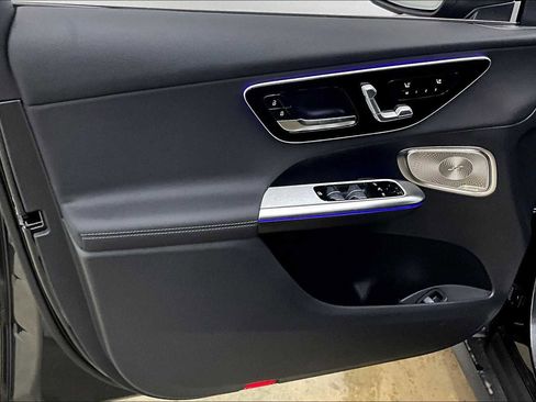 New 2025 Mercedes-Benz GLC 300 image 10