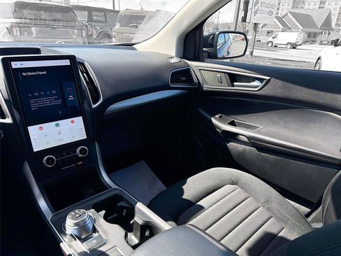 Used 2022 Ford Edge SE w/ Black Appearance Package image 22