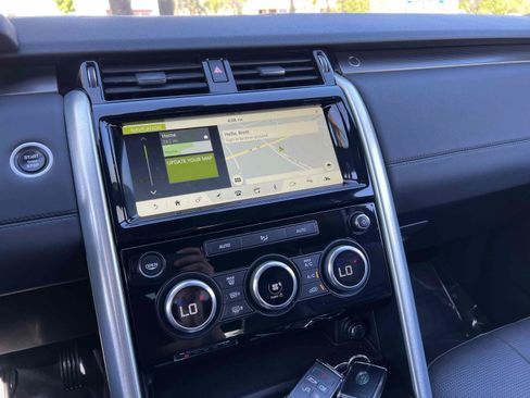 Used 2018 Land Rover Discovery HSE AWD/4WD image 7