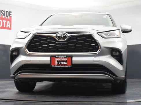 Used 2022 Toyota Highlander Platinum AWD/4WD image 42