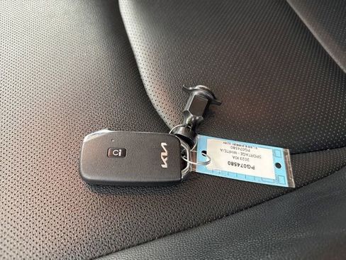 Used 2023 Kia Sportage EX AWD/4WD image 32