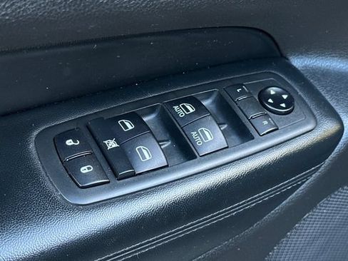 Used 2020 Jeep Grand Cherokee Altitude AWD/4WD image 12